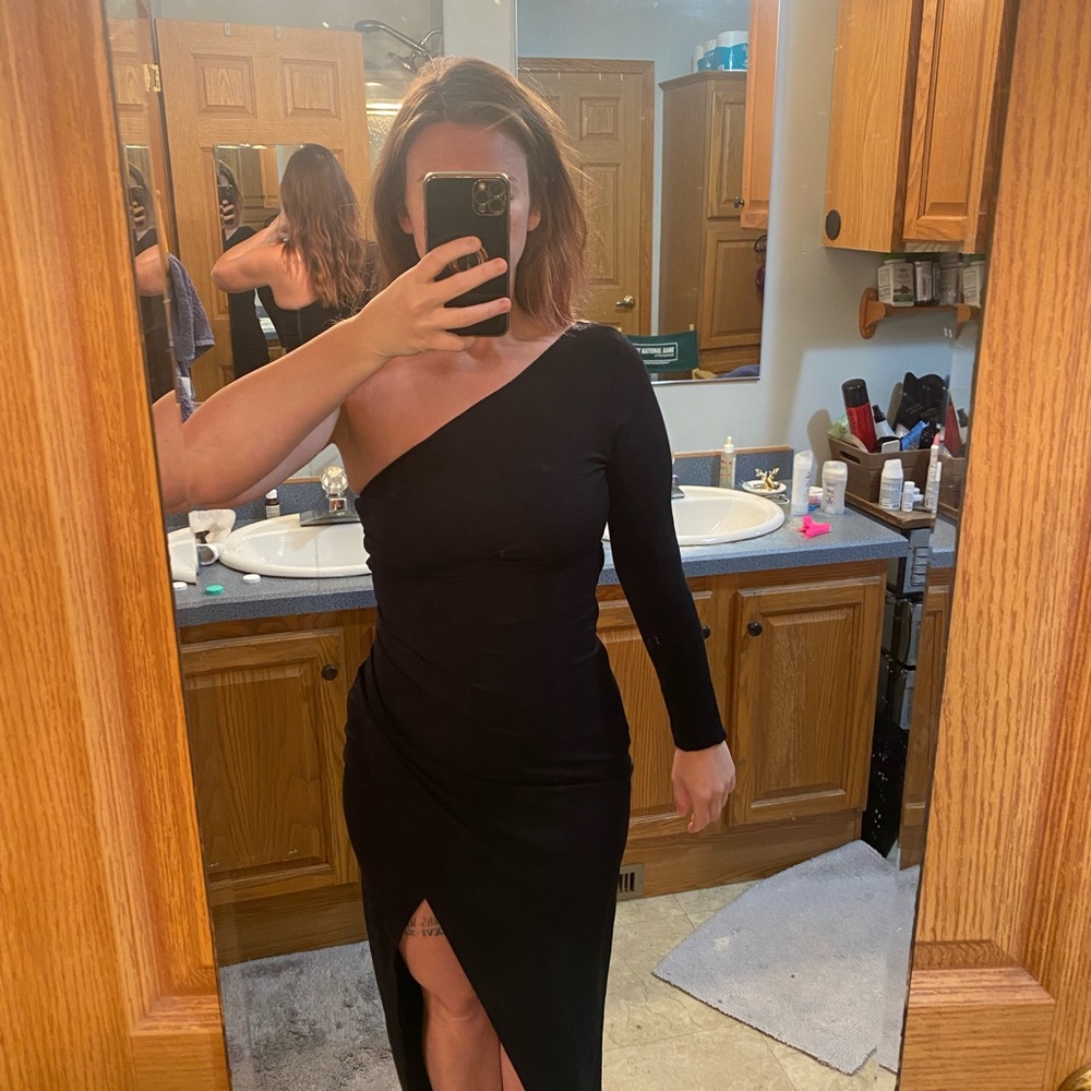 Elegant Black One-Shoulder Dress